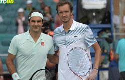 Roger Federer và Daniil Medvedev